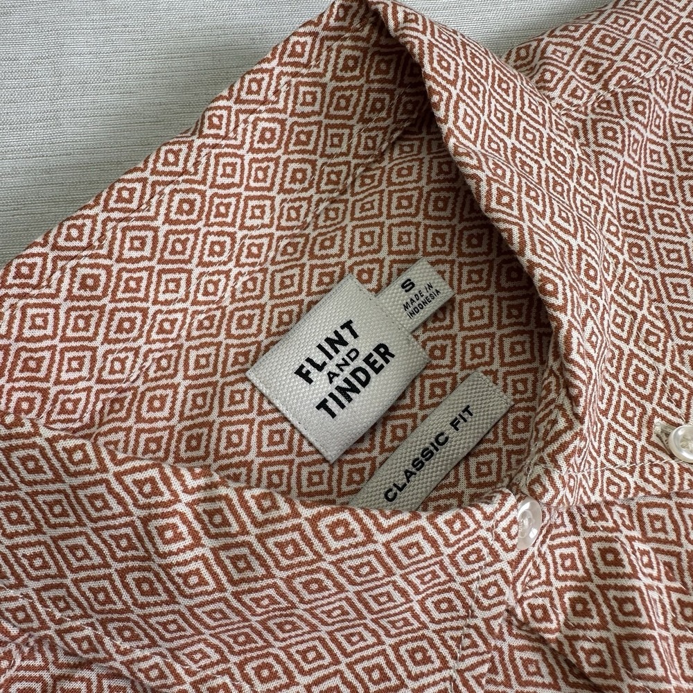 Flint and Tinder Classic Fit Geometric Print Button Down Shirt Men S Clay AOP - Picture 4 of 11